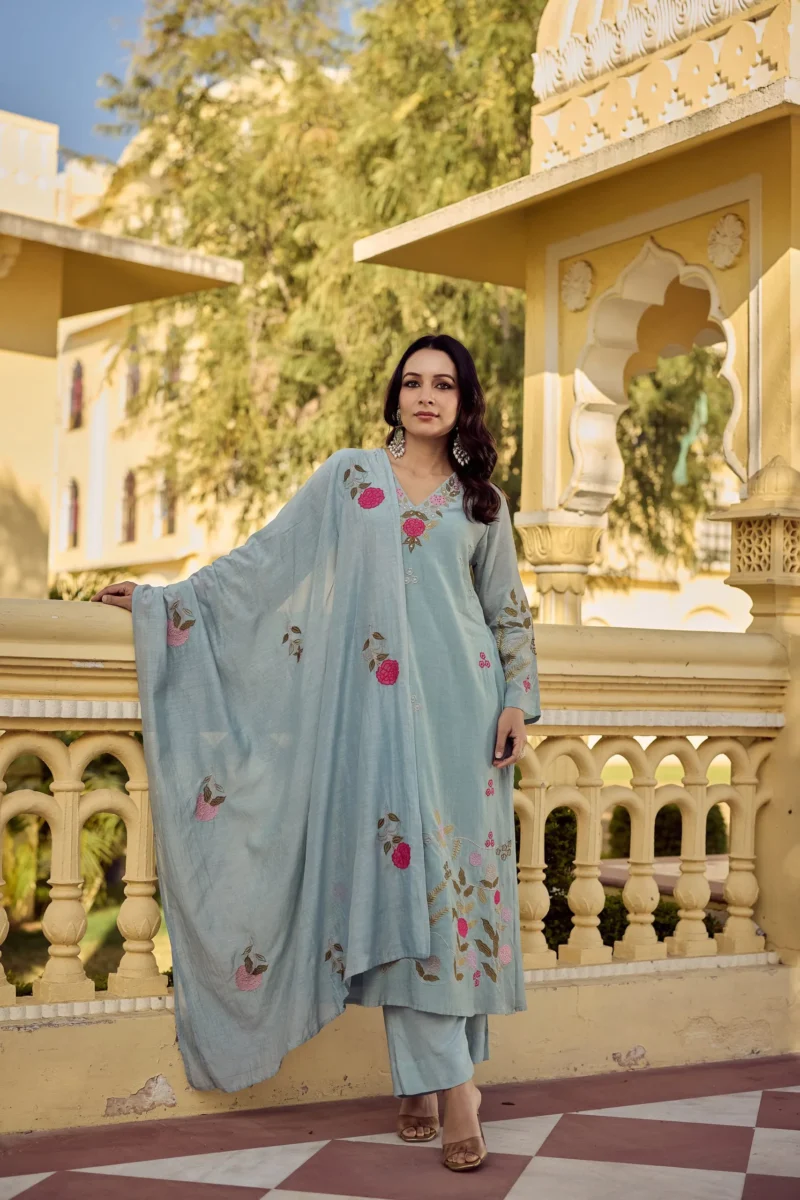 Chanderi Silk Embroidery Kurta Set With Dupatta - Gray