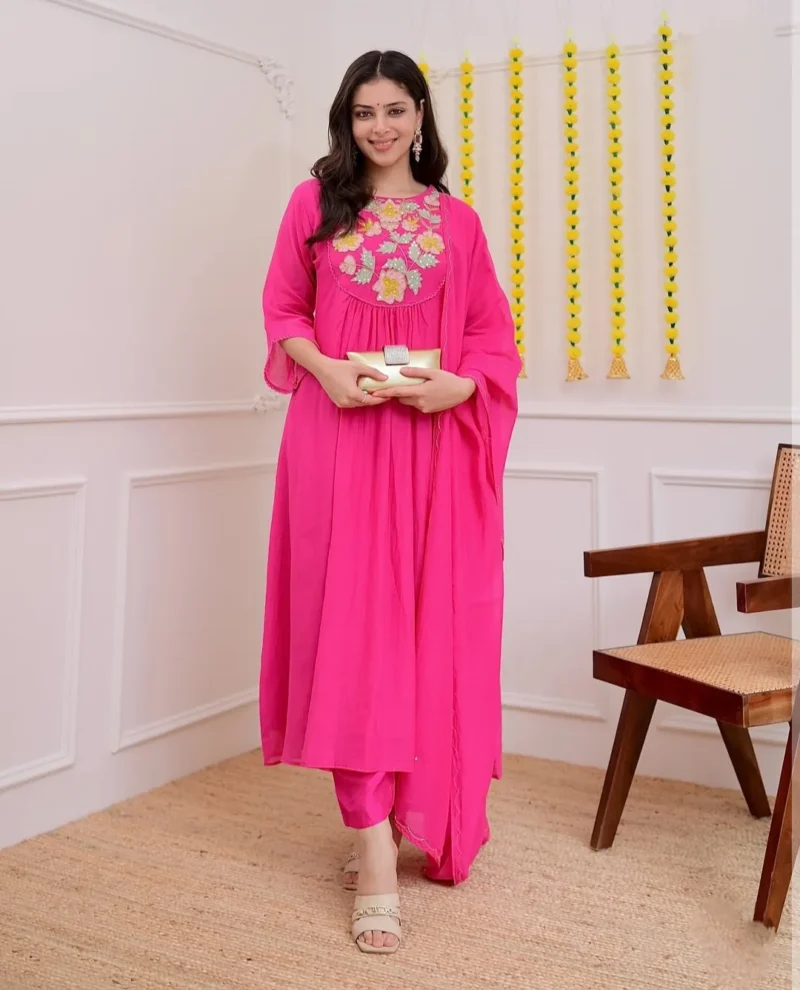 Chanderi Silk Embroidery Kurta Set With Dupatta - Default