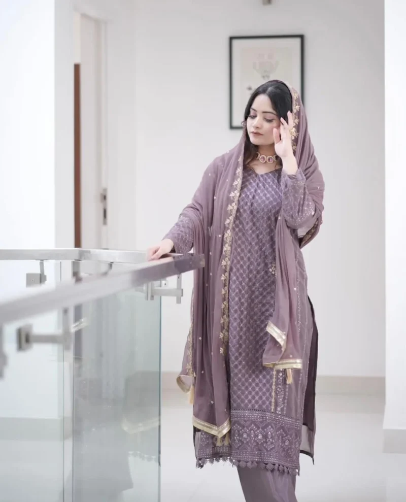 Georgette Embroidered Kurta Set With Dupatta - Lovender