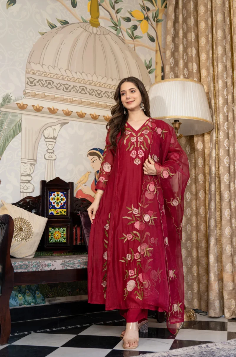 Viscose Chanderi Embroidery Kurta Set With Dupatta - Default