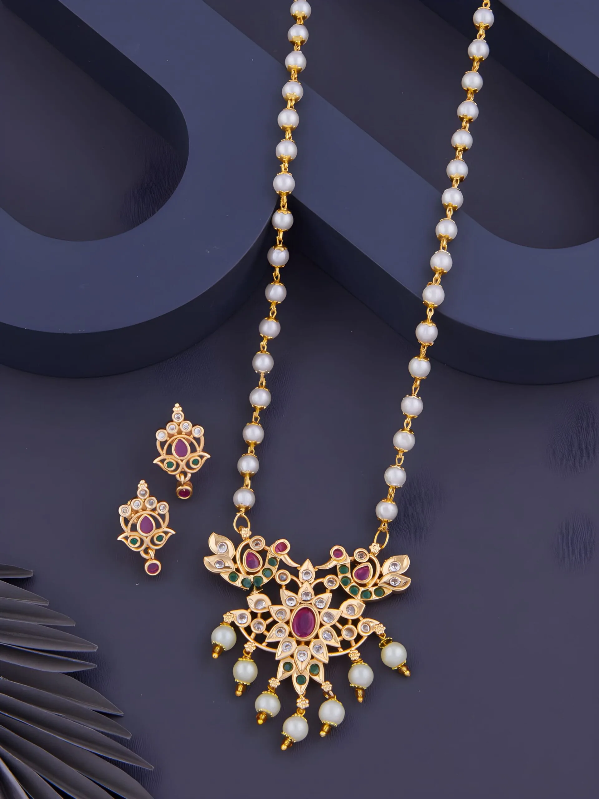 Traditional Pearl Chain Pendant Necklace Set for Women